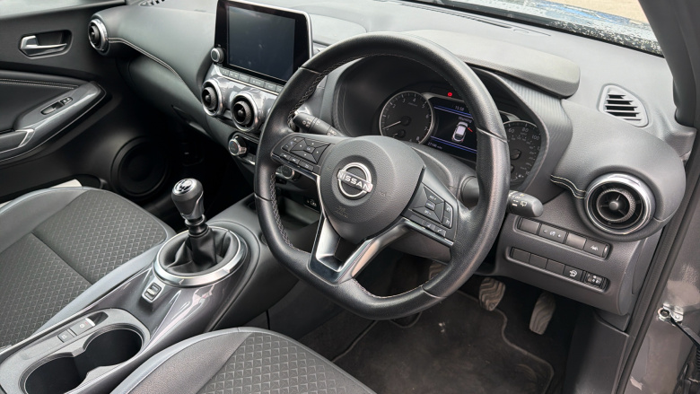 Nissan Juke 1.0 DiG-T 114 N-Connecta 5dr Petrol Hatchback